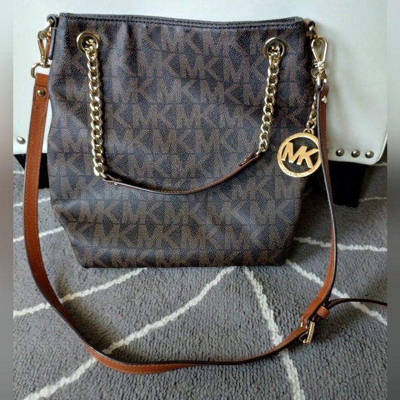 Michael Kors Monogram Crossbody/Chain strap handbag